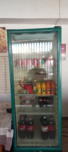 Geladeira Expositora Vertical 220v Porta de Vidro