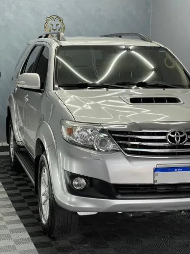 Toyota Hilux SW4 SRV D4-d 4X4 3.0 TDI Dies. AUT 2014
