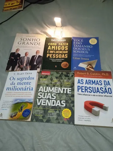 Livros excelente coleção + Brinde