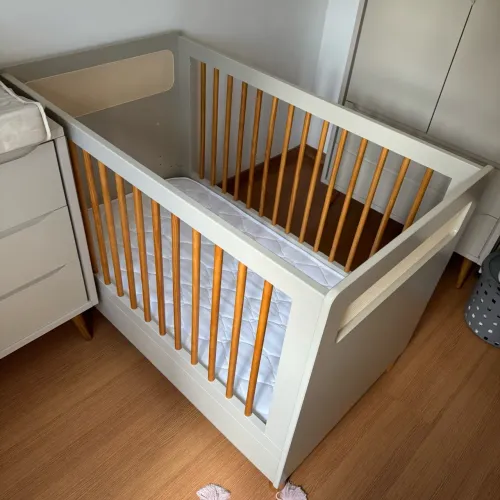 Berço americano vira mini cama/com colchão em perfeito estado! 