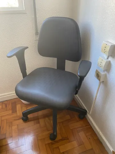Cadeira usada