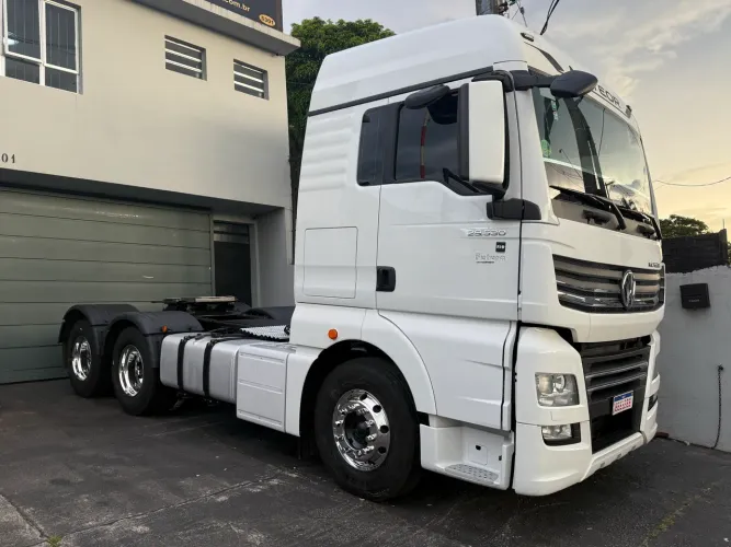 Vw 29530 2025 Meteor 6x4 rodas alumínio 72.000 km super novo 