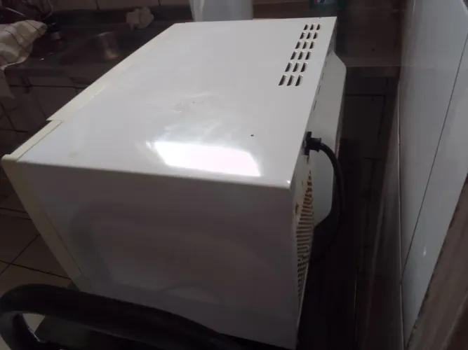 Vendo forno microondas usado mais funciona td