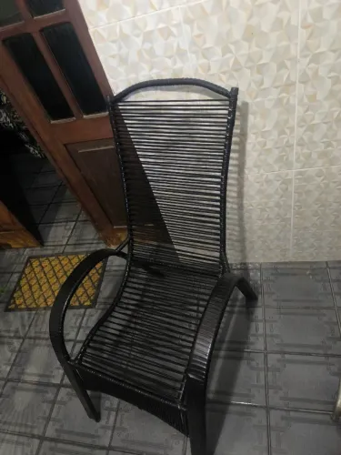 4 cadeiras de jardim ou varanda com mesinha