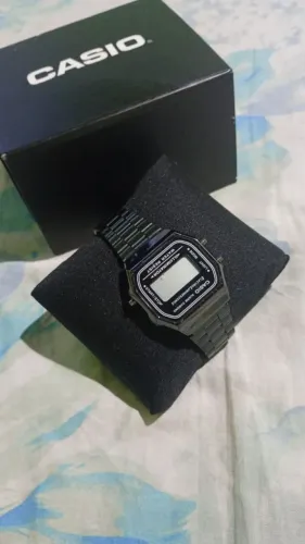 Relógio Cássio, nunca usado, não está funcionando/ provavelmente a pilha. 
