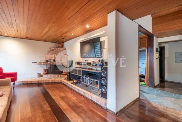 IMOBILIÁRIA JUVEVÊ ALUGA CASA COMERCIAL HUGO LANGE PRX UFPR AGRARIAS R.AUGUSTO STRESSER PE