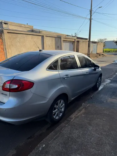 Ford Fiesta Sedan SE 1.6 16V Flex 4P 2011