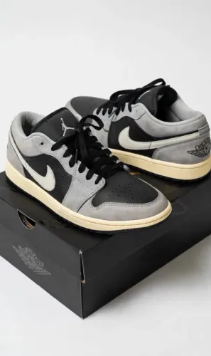 Air Jordan 1 SE Light Smoke Grey