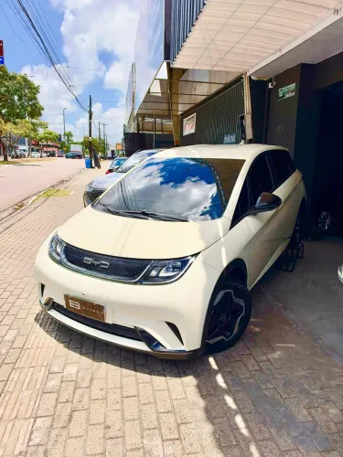 BYD Dolphin EV (Elétrico) 2025