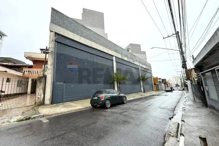 Galpão com 700m² no Lauzane.