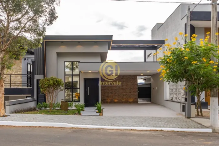 CASA TÉRREA MODERNA À VENDA | SOFISTICAÇÃO, TECNOLOGIA E EXCLUSIVIDADE EM FRENTE AO BOSQUE
