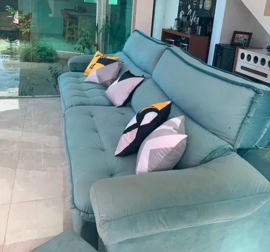 Sofá retrátil de 2,90cm. Em molas ensacadas tiffany