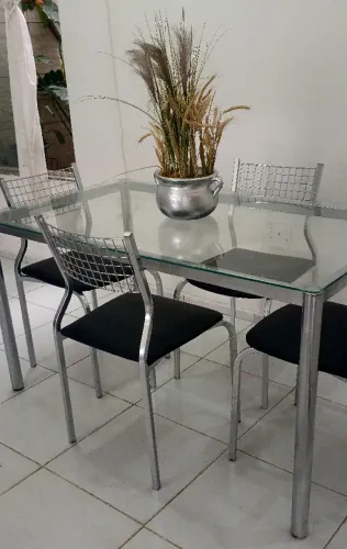 Mesa de Vidro com 4 Cadeiras