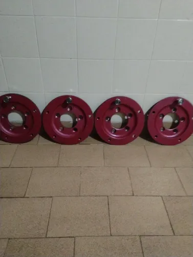 Espaçador para roda automotivo com parafuso anti furto para adaptação de disco e panela
