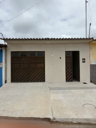     Casa à Venda em Porto de Pedras, Alagoas- Próxima à Balsa.
