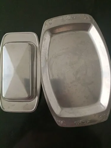 Manteigueira de inox e bandeja de inox