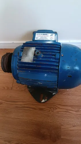 Motor Weg 7.5 CV Baixa rotação Trifásico.