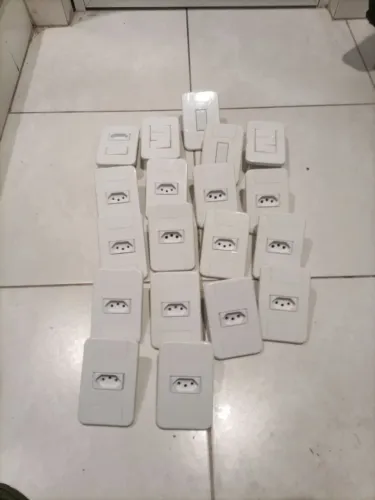 Tomada e interruptor