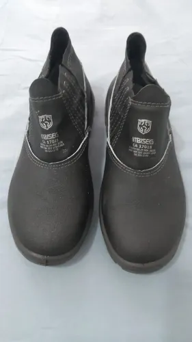 Bota Botina Segurança Trabalho Couro Resistente EPI Bico PVC Preta 39 BR Supernova