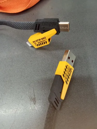 Cabo para carregar celular