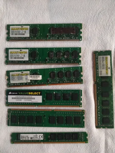 Vendo memória RAm, DDR2, DDR3 usada valor de cada uma 30 reais