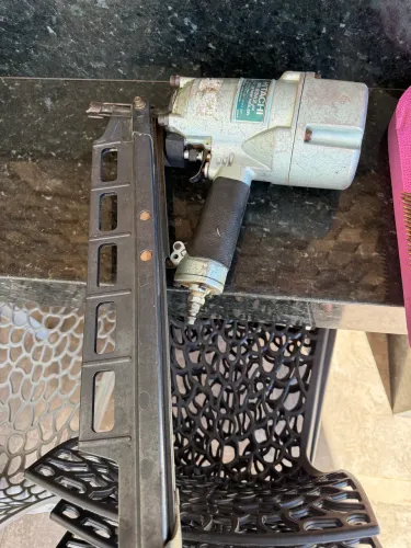 Pistola de Framing Nailer Hitachi