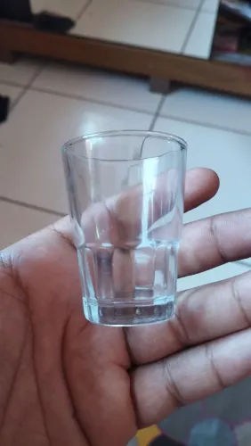 Louças para bares e restaurantes.