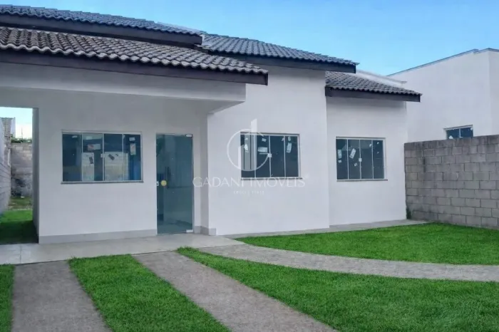 CASA DE 02 QUARTOS SENDO 01 SUÍTE A VENDA POR R$ 375.000,00 NO JD SANTA CATARINA EM SINOP/