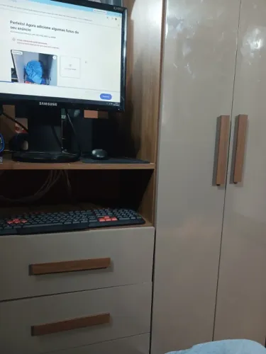 Vendo Armário acoplado com Cômoda