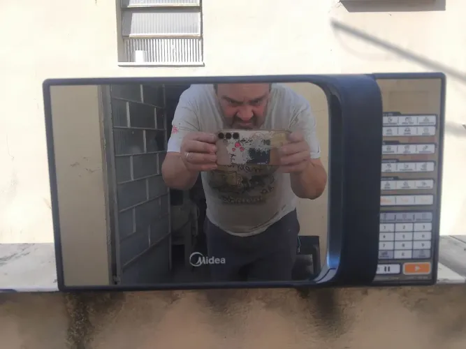 Microondas midea 18 litros Em perfeito funcionamento