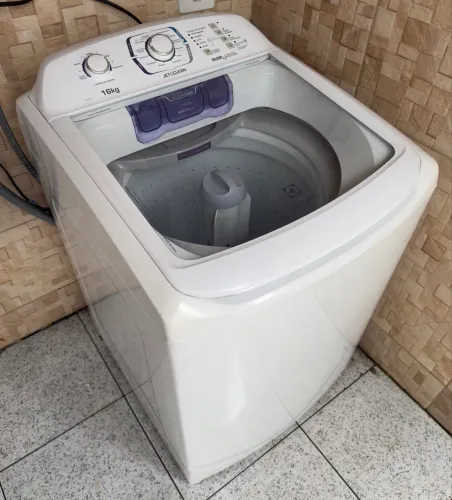 Máquina de Lavar 16kg Eletrolux