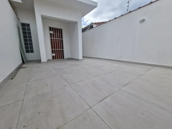 CASA para venda tem 95 metros quadrados com 2 quartos em Guilhermina - Praia Grande - SP