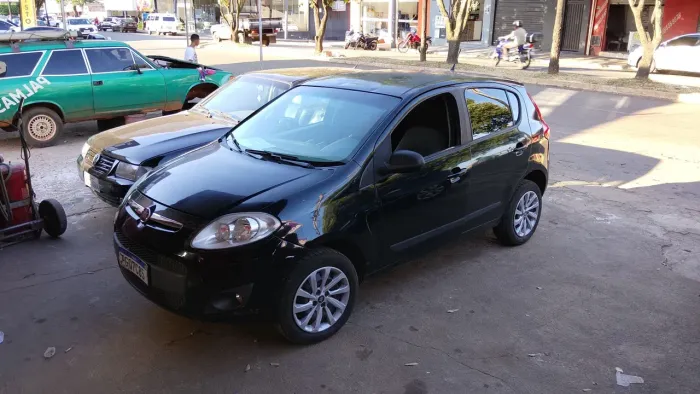 Fiat Palio Essence 1.6 Flex 16V 5P 2014