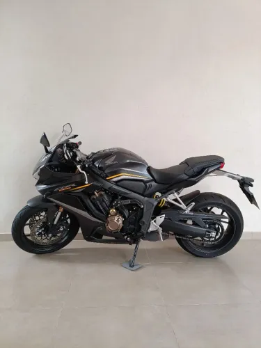 Vendo CBR 650R - ZERA!