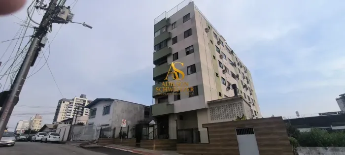 Apartamento a venda com 2 quartos sendo 1 suíte e vaga privativa no Estreito em Florianópo