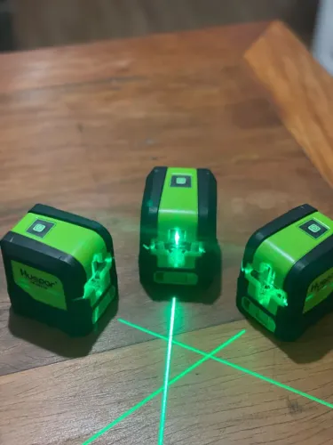 Nível A Laser Verde Huepar Auto Nivelamento Alcance 40 Mts 2 linhas