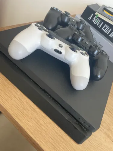 Ps4 + 3 manetes 