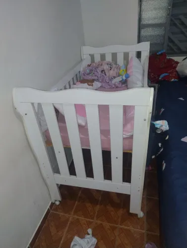 Vendo berço com coxão  150 reais 