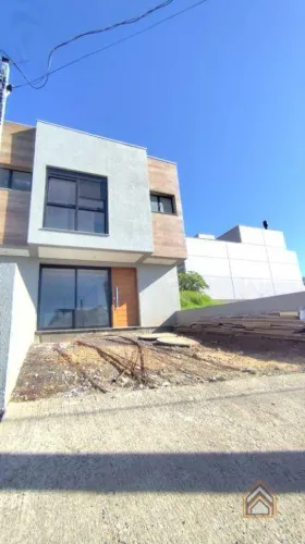 Sobrado com 2 dormitórios à venda, 81 m² por R$ 399.900,00 - Protásio Alves - Porto Alegre