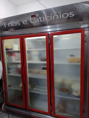 Expositora 3 portas Refrimate