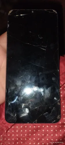 Vendo celular em perfeito estado, apenas com trincados na tela por R$80