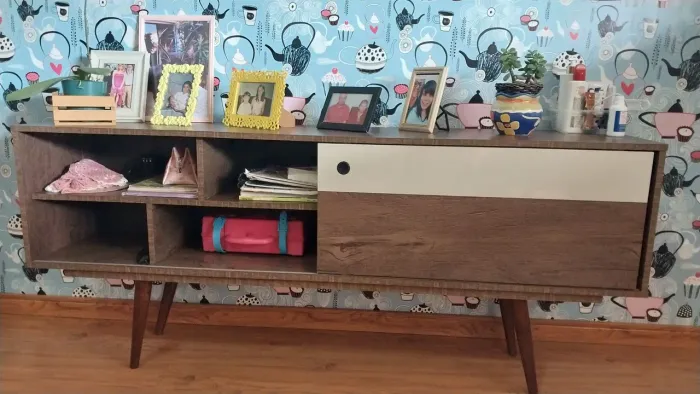 Vede se balcão retro bem conservado