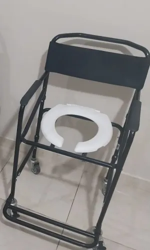Cadeira de rodas para banho 