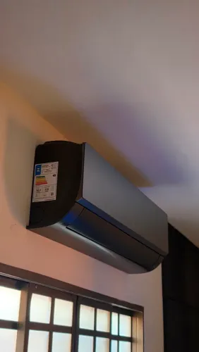 Vendo Ar-Condicionado LG AI Dual Inverter Voice Artcool 18.000 BTU Quente/Frio 220V