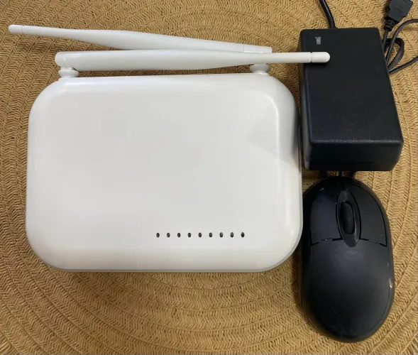 Gravador de Vídeo Dvr de Rede Wifi Sem Fio de 8 Canais!