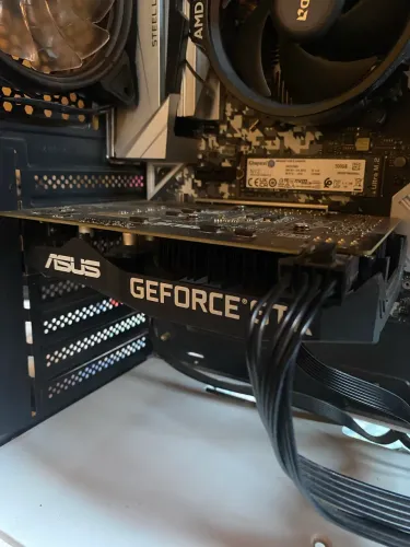 Vende se placa de vídeo GTX 1660 oc 6gb