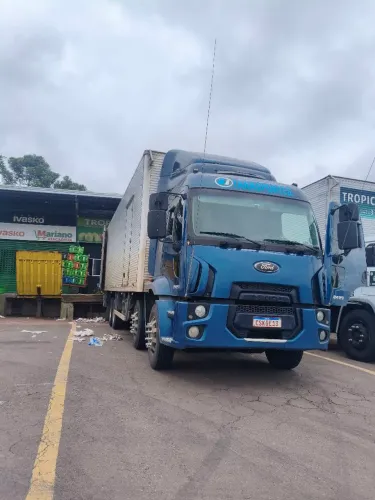 Vendo bitruck baú