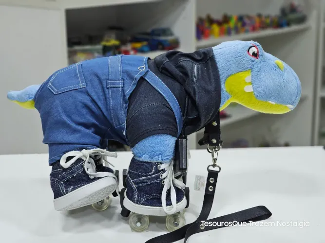 Pelúcia Dinossauro de Patins Criamigos 30 cm