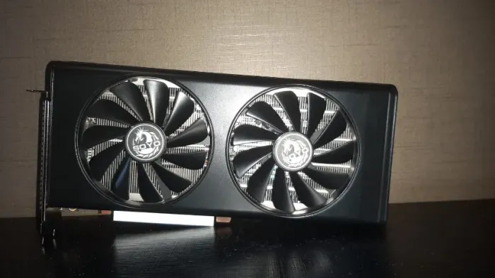 Placa de vídeo 8gb RX5700 ou RX580