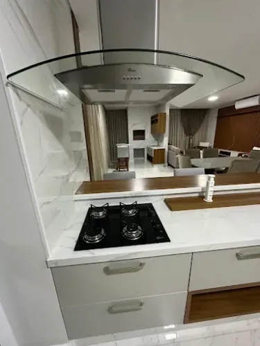 Apartamento com 3 dormitórios para alugar, 149 m² por R$ 7.079,00/ano - Meia praia - ZONA
